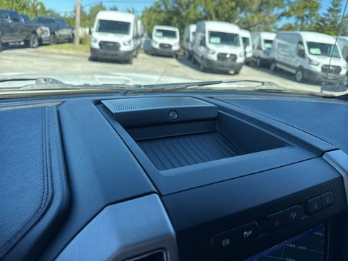 Certified 2020 Ford F450 Platinum w/ FX4 Off-Road Package image 28