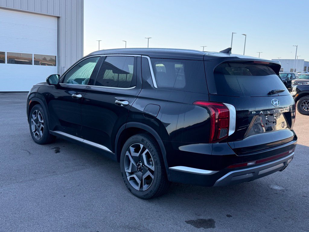 Used 2024 Hyundai Palisade Limited AWD/4WD image 19