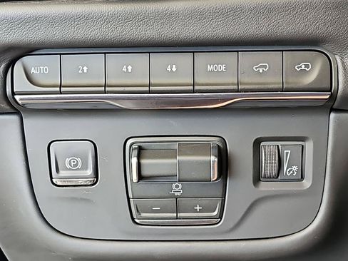 Used 2026 Cadillac Escalade Platinum Sport w/ LPO, ONYX Package AWD/4WD image 27