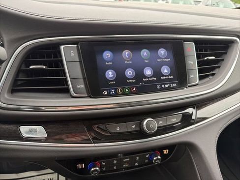 Used 2021 Buick Enclave Avenir w/ Avenir Technology Package FWD image 17