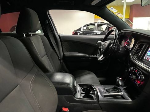 Used 2020 Dodge Charger SXT w/ Blacktop Package RWD image 29