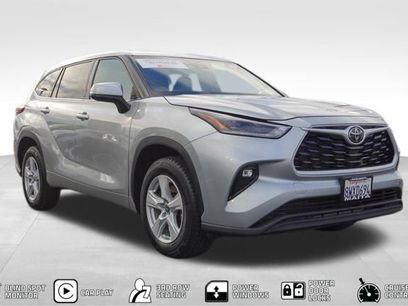 Used 2021 Toyota Highlander LE