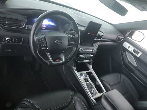 Used 2020 Ford Explorer ST w/ ST Street Pack image 17