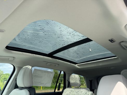 New 2026 Lincoln Aviator AWD image 30