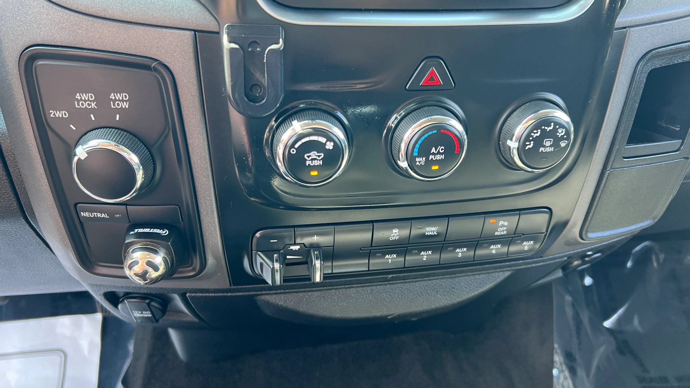 Used 2016 RAM 2500 Tradesman w/ Chrome Appearance Group AWD/4WD image 15