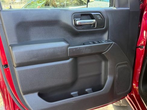 Used 2021 Chevrolet Silverado 1500 Custom Trail Boss AWD/4WD image 18