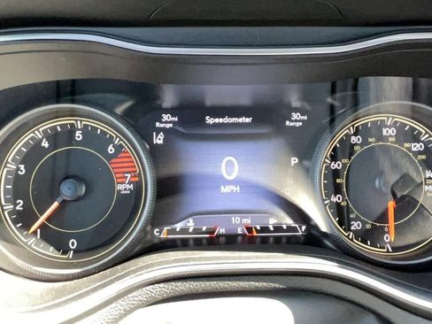 New 2023 Jeep Cherokee Altitude Lux w/ Lux Elite Package image 13