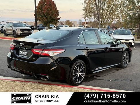Used 2019 Toyota Camry SE image 7