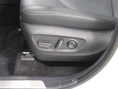 Used 2025 Toyota Grand Highlander Limited image 23