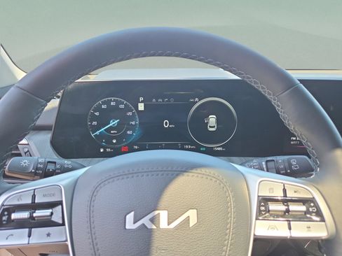 Used 2025 Kia Telluride SX AWD/4WD image 16