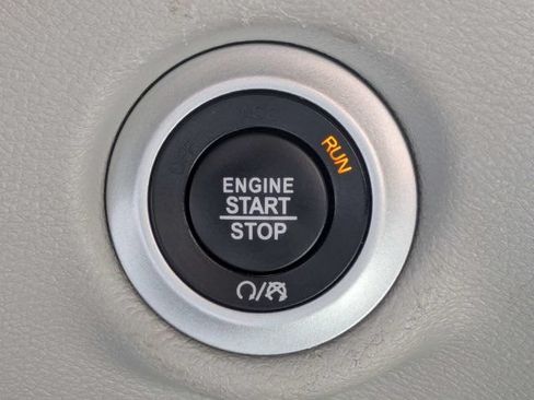 Used 2023 Chrysler Pacifica Touring-L FWD image 30