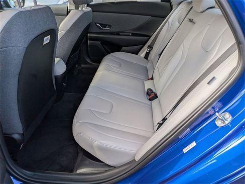 Used 2025 Hyundai Elantra Limited image 28