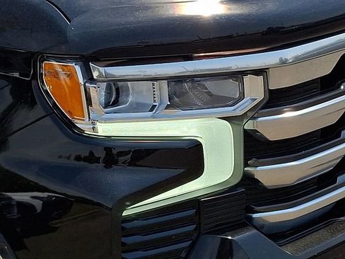 Used 2024 Chevrolet Silverado 1500 High Country w/ Technology Package AWD/4WD image 22