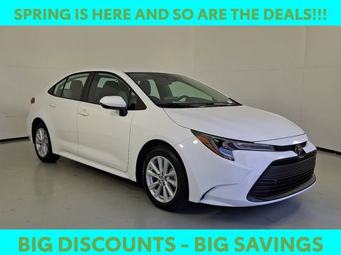Used 2026 Toyota Corolla LE w/ LE Premium Package image 1