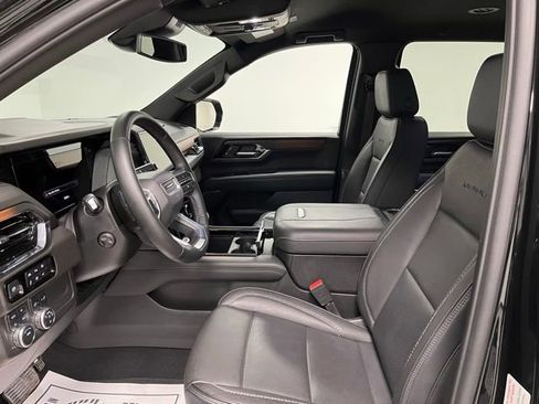Used 2025 GMC Yukon XL Denali AWD/4WD image 21