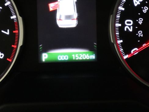 Used 2022 Toyota RAV4 LE image 18