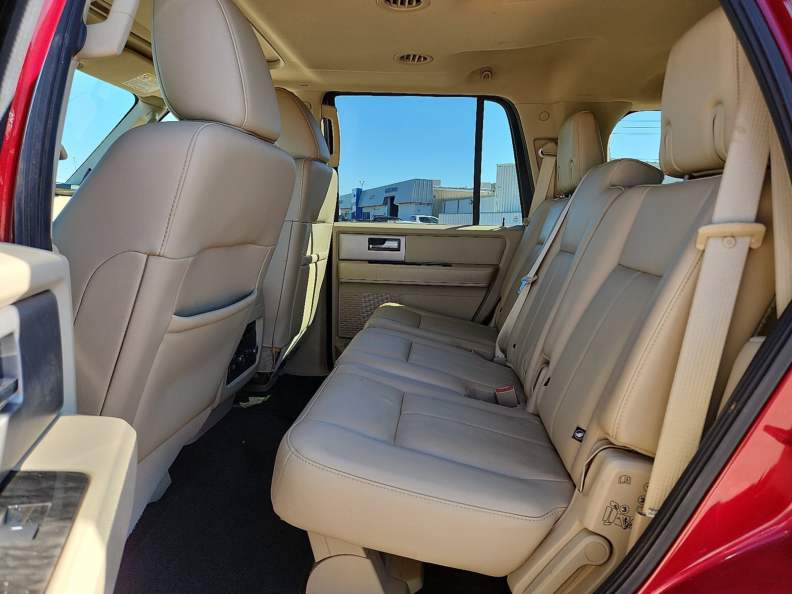 Used 2015 Ford Expedition Limited w/ Equipment Group 301A AWD/4WD image 12