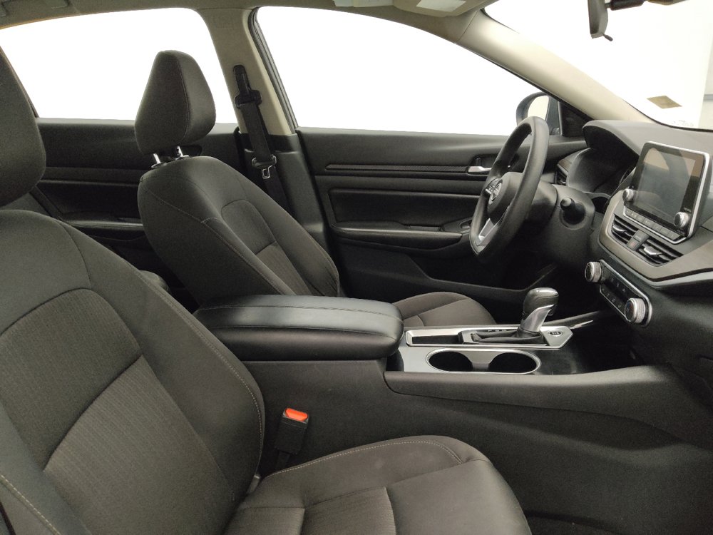Used 2024 Nissan Altima 2.5 SV FWD image 21
