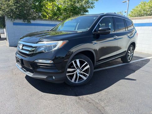 Used 2017 Honda Pilot Touring image 2
