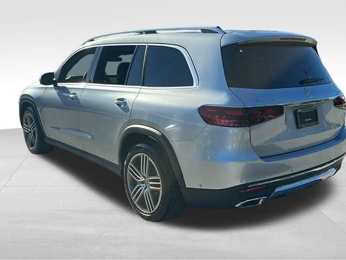 Used 2024 Mercedes-Benz GLS 450 4MATIC image 5