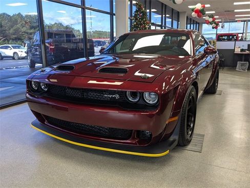 Used 2022 Dodge Challenger SRT Hellcat image 4