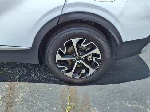 Used 2025 Kia Sportage EX FWD image 23