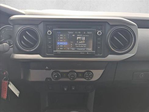 Used 2019 Toyota Tacoma SR5 image 13