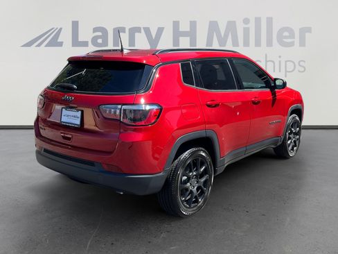 New 2026 Jeep Compass Latitude AWD/4WD image 5