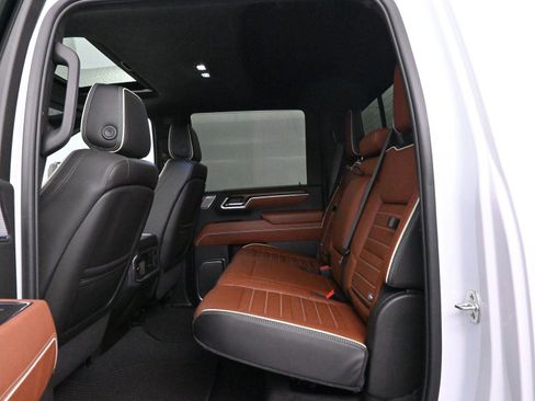 Used 2025 GMC Sierra 2500 Denali Ultimate image 30