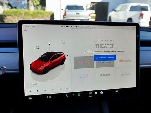 Used 2023 Tesla Model Y Long Range image 27