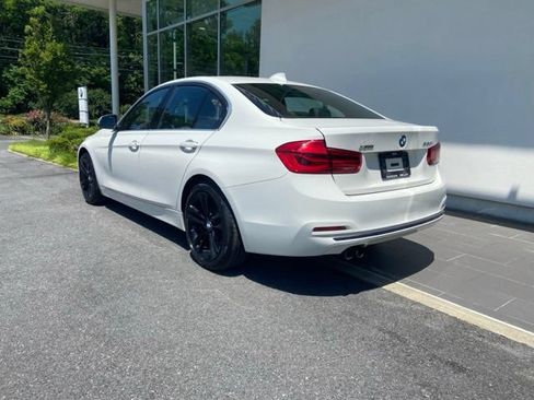 Used 2018 BMW 330i xDrive Sedan AWD/4WD image 9