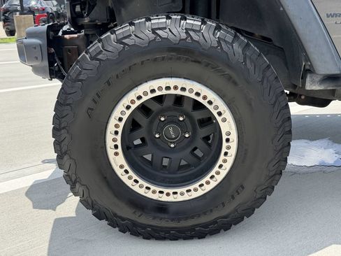 Used 2018 Jeep Wrangler Unlimited Rubicon AWD/4WD image 6