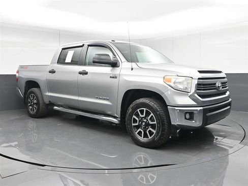 Used 2015 Toyota Tundra SR5 w/ TRD Off Road Package image 3