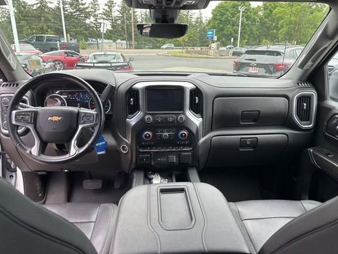 Used 2022 Chevrolet Silverado 1500 LTZ w/ LTZ Premium Package AWD/4WD image 15