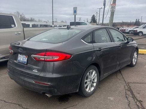 Used 2020 Ford Fusion SE image 5