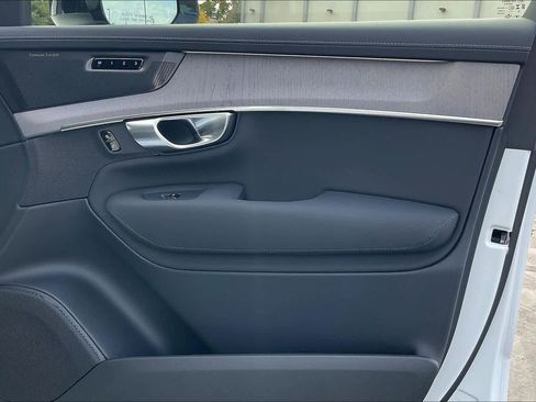 New 2026 Volvo XC90 B6 Ultra w/ Protection Package image 31