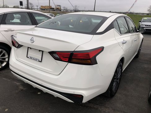 Used 2025 Nissan Altima 2.5 SV image 5