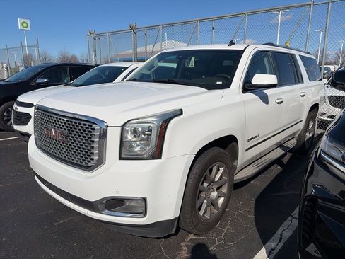 Used 2015 GMC Yukon XL Denali image 7