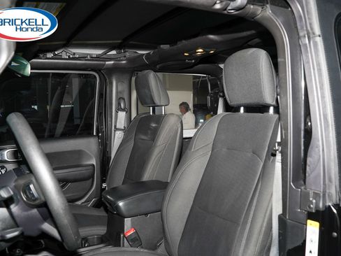 Used 2019 Jeep Wrangler Sport AWD/4WD image 15