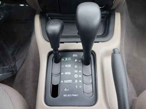 Used 2002 Jeep Grand Cherokee Laredo AWD/4WD image 35