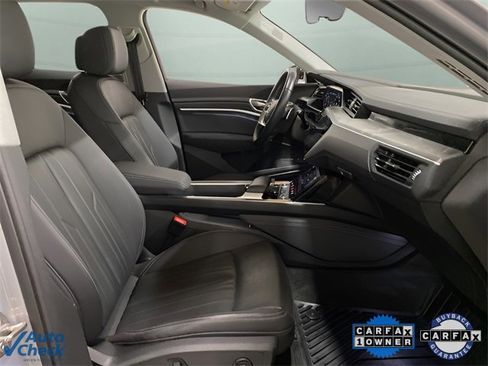 Used 2023 Audi e-tron Premium Plus w/ Premium Plus Package image 25