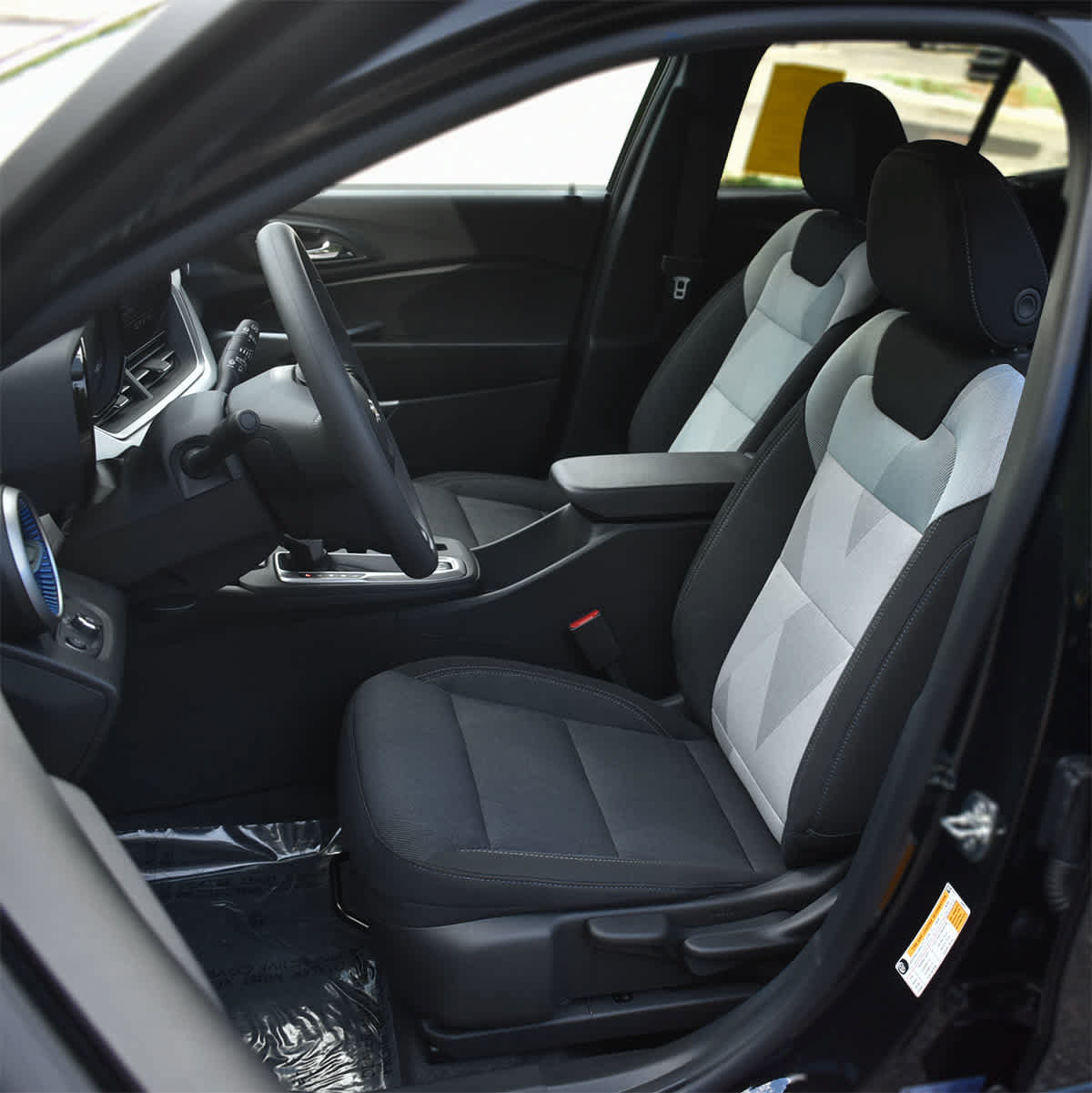 New 2026 Chevrolet Trax LS w/ LS Convenience Package FWD image 9