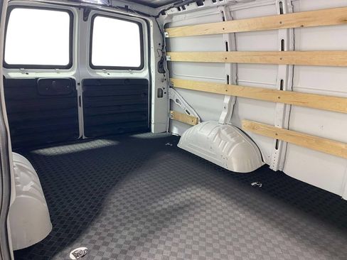 Used 2025 Chevrolet Express 2500 w/ Driver Convenience Package RWD image 13
