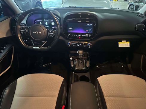 Used 2023 Kia Soul GT-Line image 12
