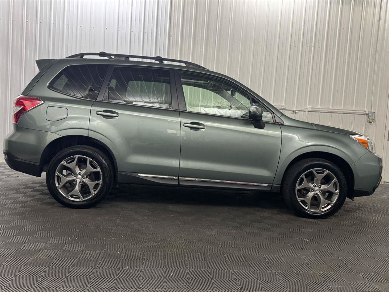 Used 2016 Subaru Forester 2.5i Touring w/ Eyesight & Navigation System AWD/4WD image 3