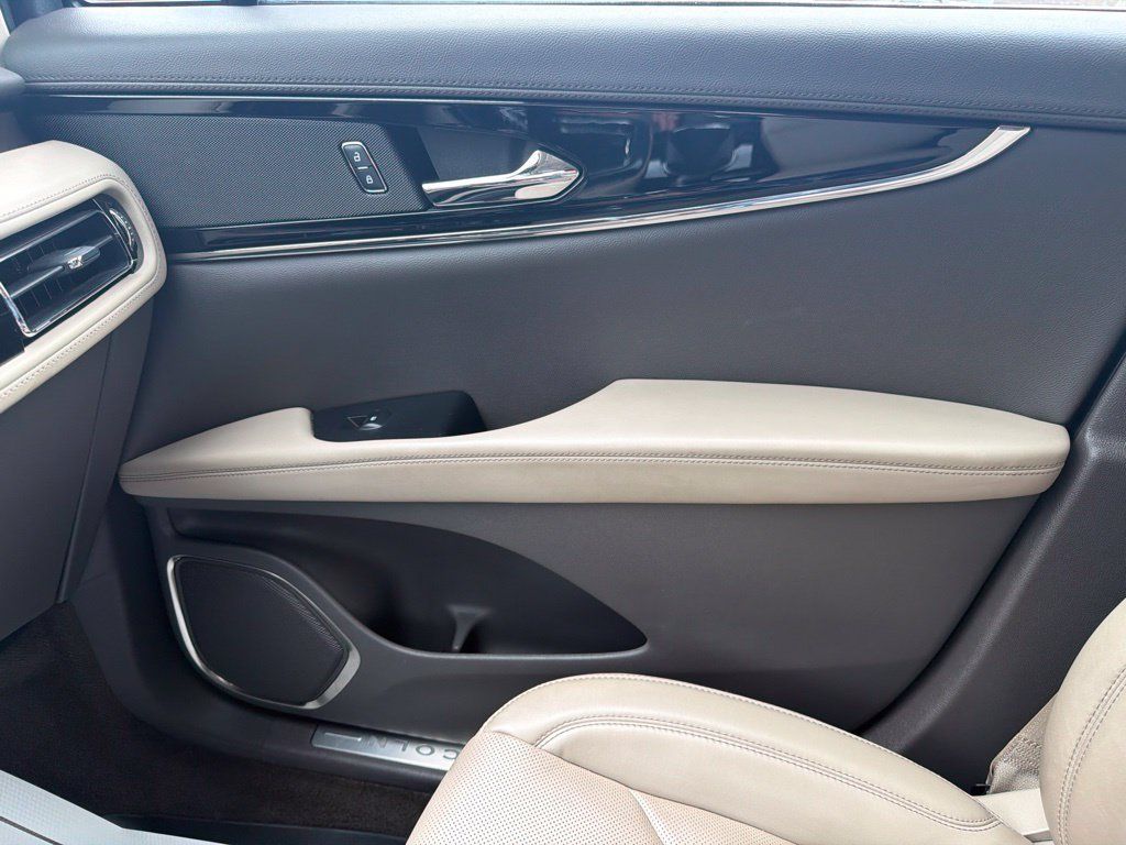 Used 2023 Lincoln Nautilus Reserve AWD/4WD image 22
