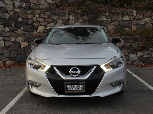 Used 2017 Nissan Maxima SR w/ Midnight Edition image 3