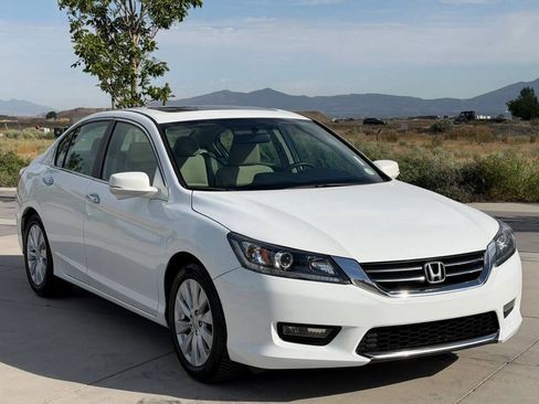 Used 2015 Honda Accord EX image 3