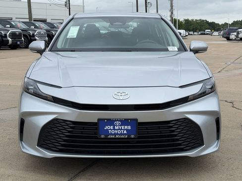 Used 2026 Toyota Camry LE FWD image 3
