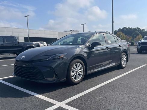 Used 2026 Toyota Camry LE FWD image 4